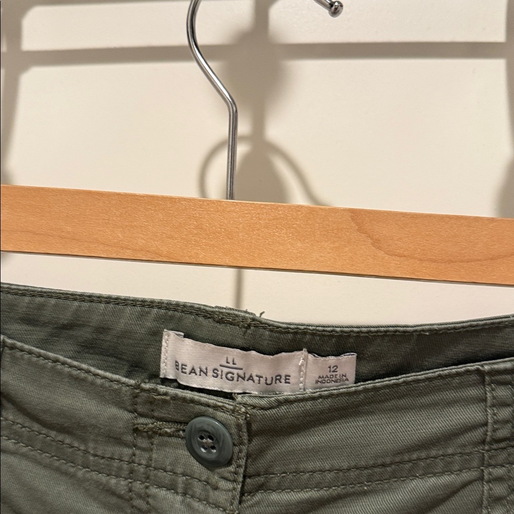 LL Bean Olive Green cropped pants - Picture 2 of 4